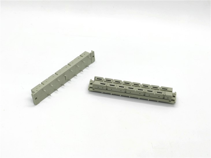 Din41612 Connecteurs de type H15 féminin vertical